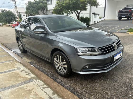 VOLKSWAGEN JETTA 1.4 16V TSI COMFORTLINE GASOLINA 4P TIPTRONIC VOLKSWAGEN JETTA 1.4 16V TSI COMFORTLINE GASOLINA 4P TIPTRONIC